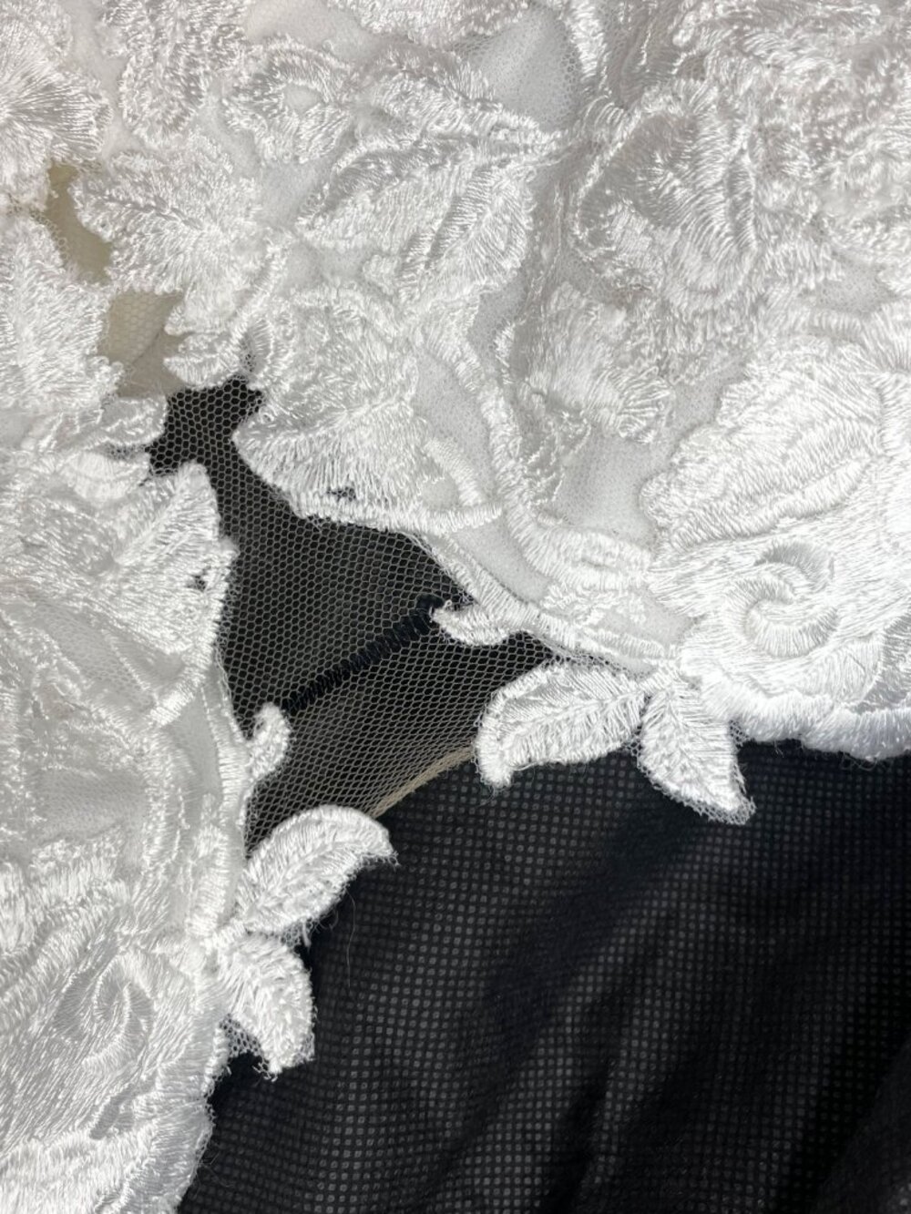 Pronovias “Epico” Crepe & Lace Mermaid Wedding Gown - Picture 13 of 14
